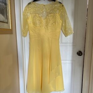 Elegant Yellow Lace Midi Dress